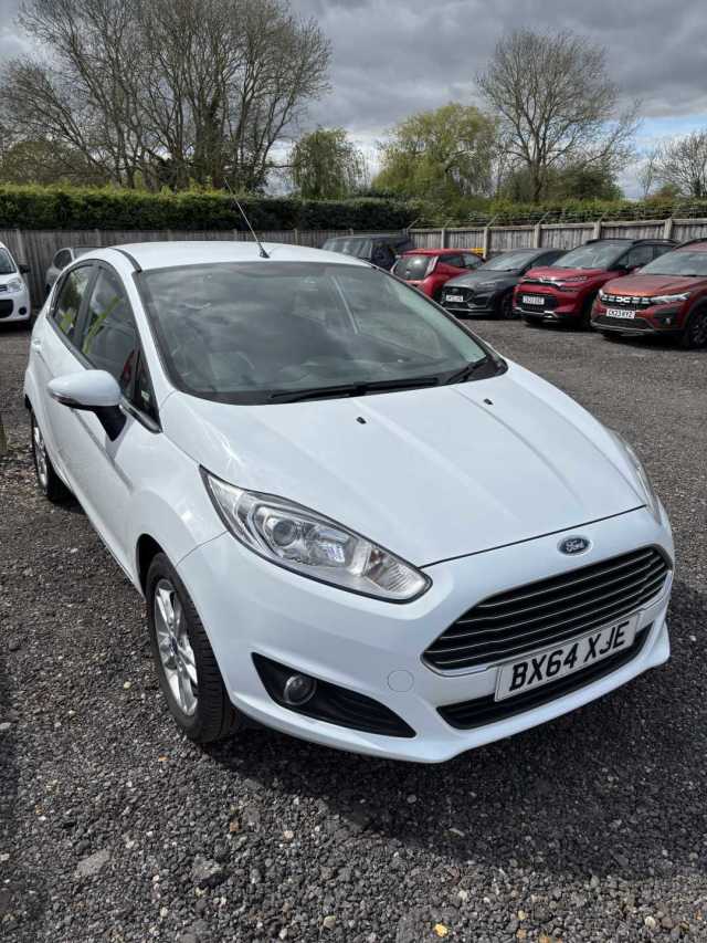 Ford Fiesta 1.25 Zetec 5 Door 5 Door Petrol White