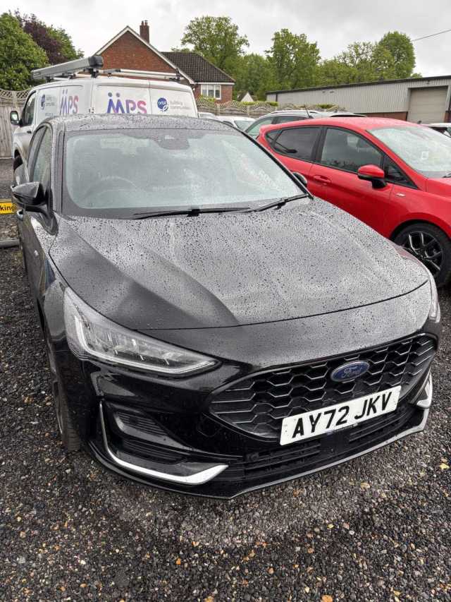 Ford Focus 1.0 155PS ST Line Vignale 5 Door 6 Speed Manual 5 Door Petrol Agate Black