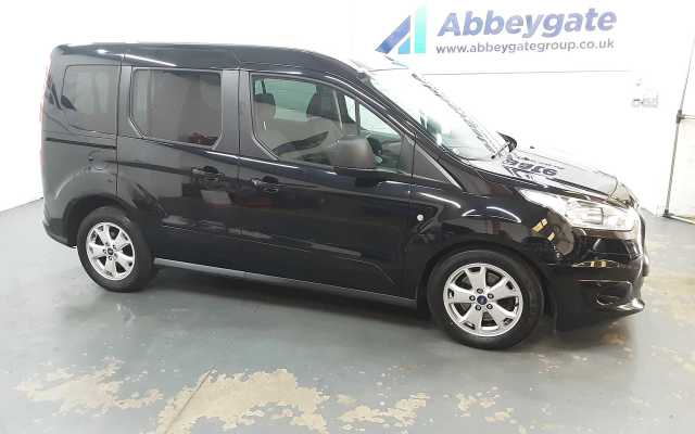 2017 Ford Tourneo Connect 1.5 TDCi 120PS Titanium Automatic WAV (Wheelchair Accessible Vehicle)